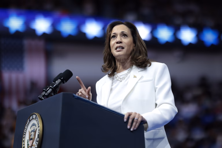 Vice President Kamala Harris appears to flub Pledge of Allegiance in latest gaffe