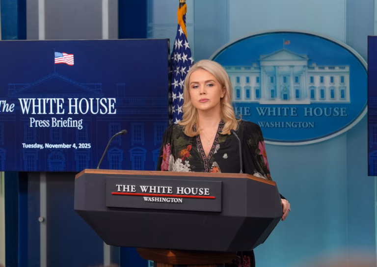 Federal judge orders White House to restore sign language interpreters at press briefings 