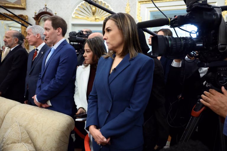 Trump scolds ABC reporter Mary Bruce over MBS questions, threatens to pull broadcast license